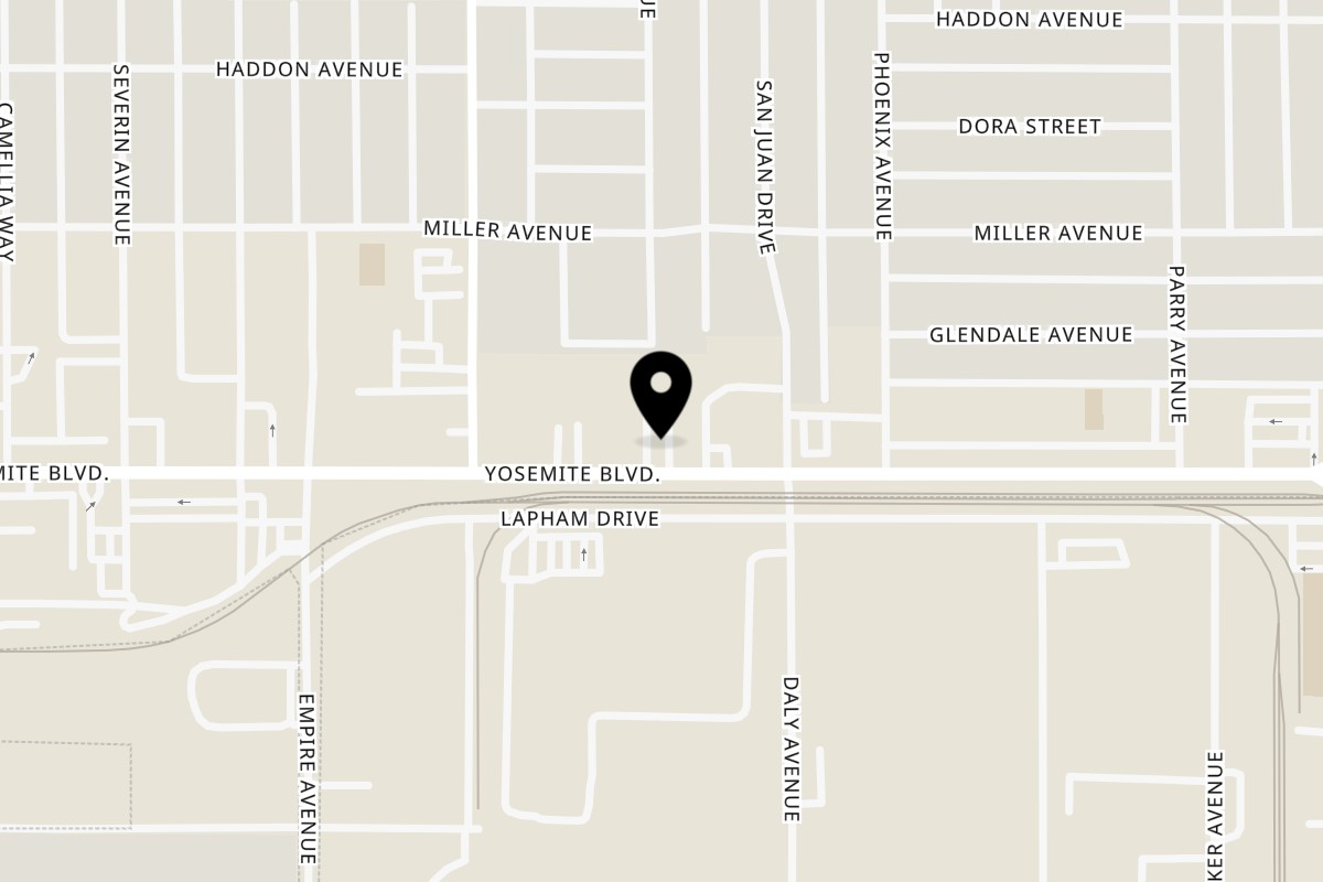 Map showing the location of Sno-White Drive In Sno-White Drive In on 1841 Yosemite Blvd in Modesto